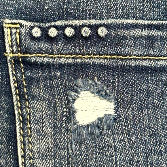 BLANKNYC Women’s The Astor Distressed Cut-Off Jeans Short Size 26 - Picture 10 of 14